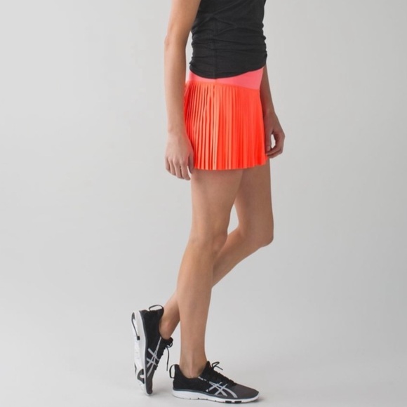 Lululemon Pleat to Street Skirt II in "Grapefruit" Neon Size 8 - Picture 2 of 14